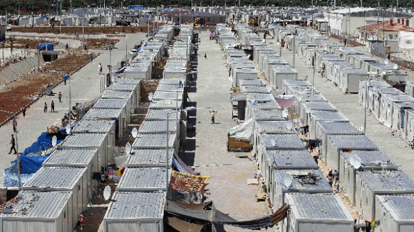 campo-de-refugiados-conhecido-como-cidade-conteiner-na-fronteira-da-siria-com-a-turquia-original