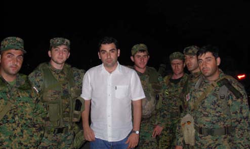 principe-davit-con-los-soldados-georgianos-resistiendo-a-la-invasi-252b-25c2-25a6n-rusa-en-agosto-de-2008